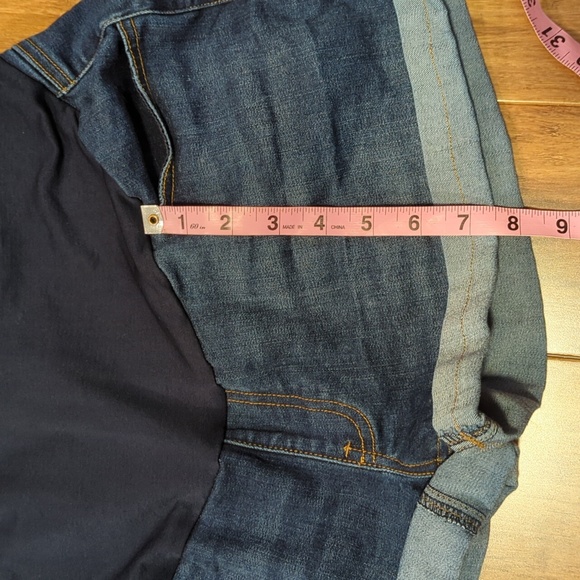 Time & Tru Maternity Denim Shorts - Picture 4 of 9